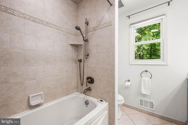 6 BRADFORD TER, Newtown Square, PA 19073