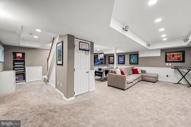 6 BRADFORD TER, Newtown Square, PA 19073