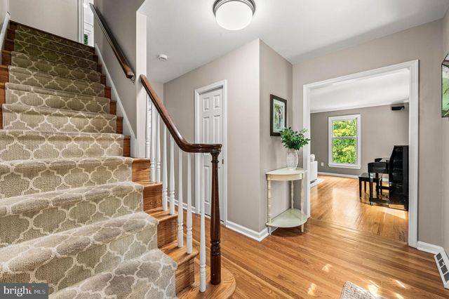 6 BRADFORD TER, Newtown Square, PA 19073