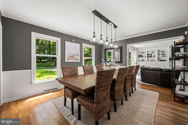 6 BRADFORD TER, Newtown Square, PA 19073