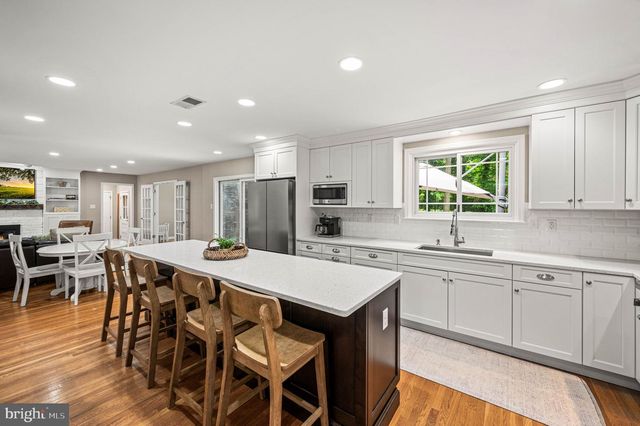 6 BRADFORD TER, Newtown Square, PA 19073
