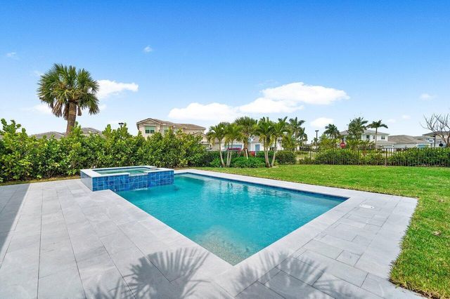 12289 Waterstone Circle, Palm Beach Gardens, FL 33412