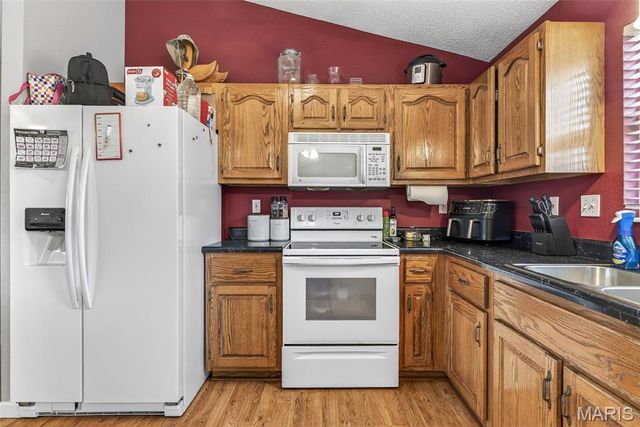 120 Greenbrier Boulevard, Festus, MO 63028