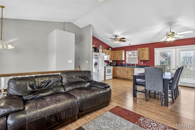 120 Greenbrier Boulevard, Festus, MO 63028