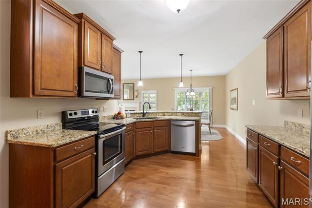 57 Burgundy Place Drive, Dardenne Prairie, MO 63368