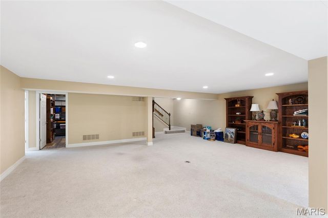 57 Burgundy Place Drive, Dardenne Prairie, MO 63368