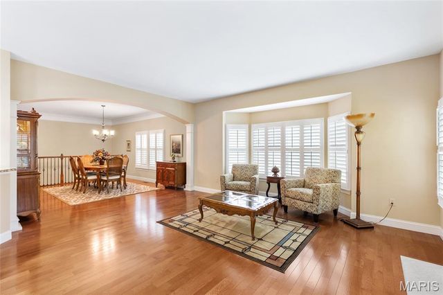 57 Burgundy Place Drive, Dardenne Prairie, MO 63368