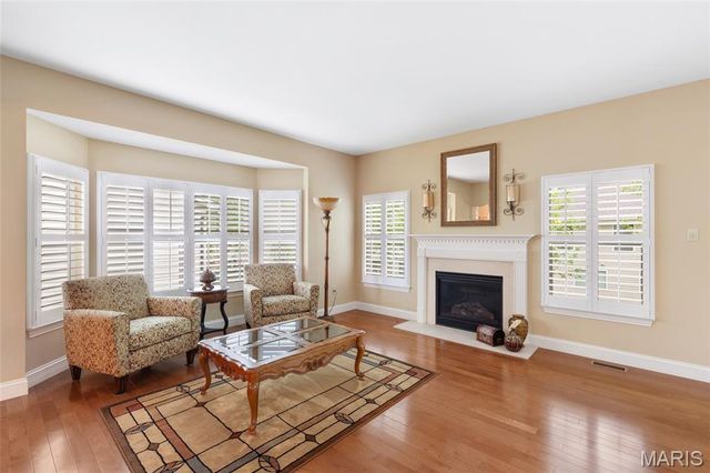 57 Burgundy Place Drive, Dardenne Prairie, MO 63368