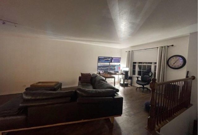 613 Lincoln Station Drive 613, Oswego, IL 60543