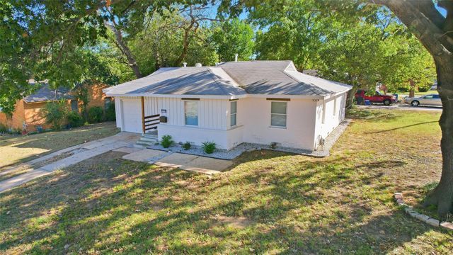 311 Meadowbrook Drive, Arlington, TX 76010