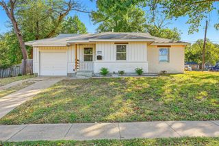 311 Meadowbrook Drive, Arlington, TX 76010