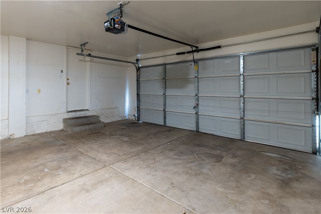 9882 Silver Chimes Court, Las Vegas, NV 89183