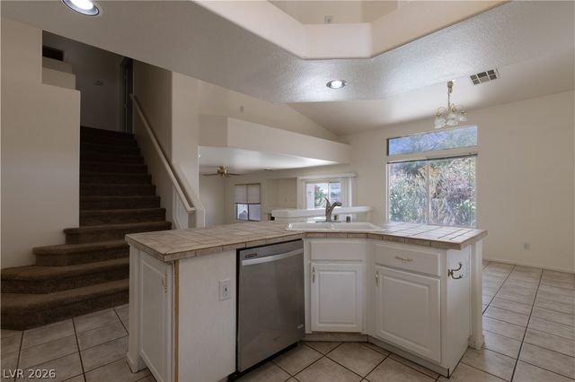 9882 Silver Chimes Court, Las Vegas, NV 89183