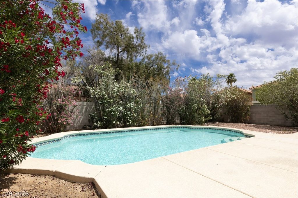 Image 11 of property listing at 9882 Silver Chimes Court, Las Vegas, NV 89183