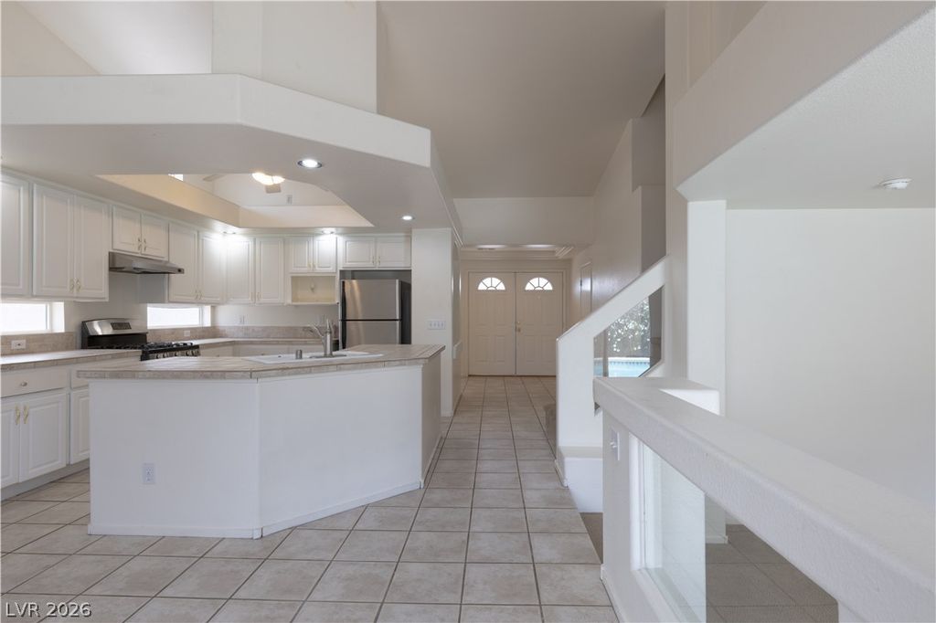 Image 9 of property listing at 9882 Silver Chimes Court, Las Vegas, NV 89183