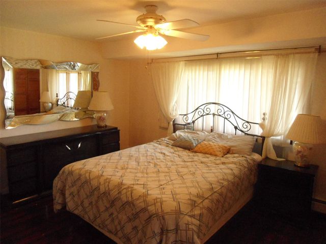 212 Wensley Lane, East Islip, NY 11730