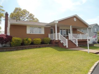 212 Wensley Lane, East Islip, NY 11730