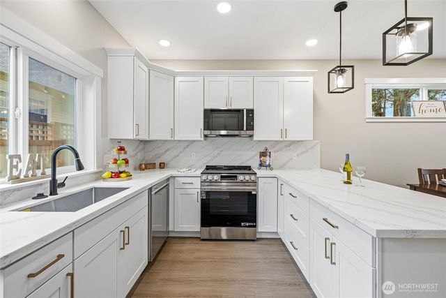210 Carolina St, Bellingham, WA 98225