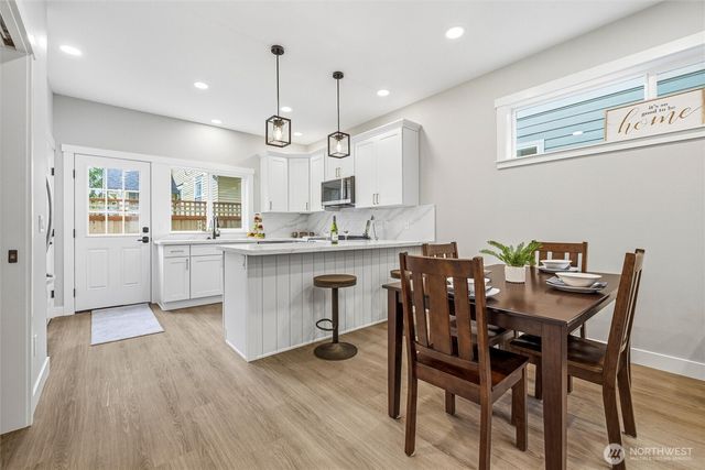 210 Carolina St, Bellingham, WA 98225