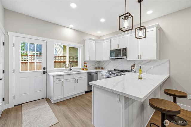 210 Carolina St, Bellingham, WA 98225