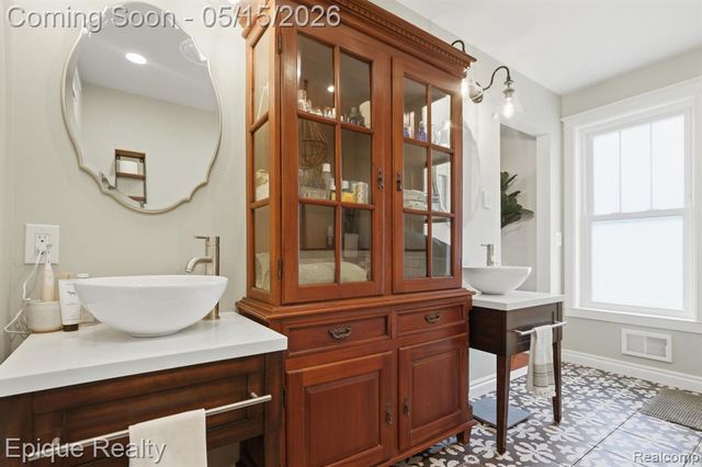 4094 E M 36, Pinckney, MI 48169