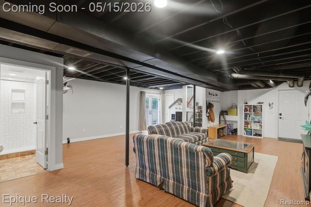 4094 E M 36, Pinckney, MI 48169