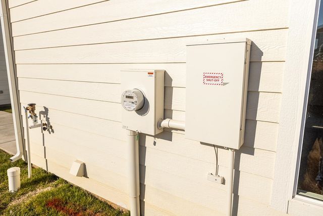 3525 N Azalea, Wichita, KS 67205