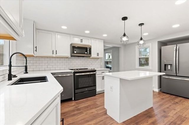 18 Wainwright Ave, Haverhill, MA 01835