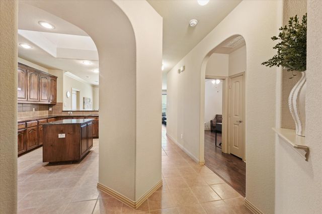 320 Gotland Drive, Grand Prairie, TX 75052