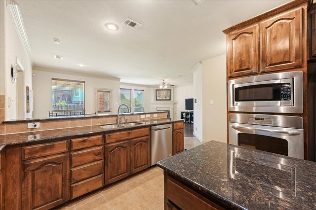 320 Gotland Drive, Grand Prairie, TX 75052
