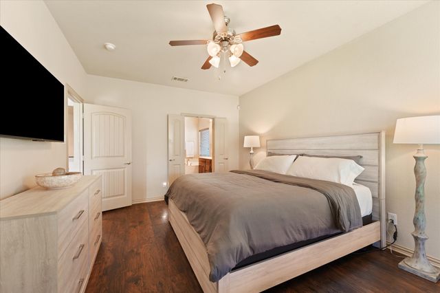 320 Gotland Drive, Grand Prairie, TX 75052