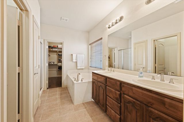 320 Gotland Drive, Grand Prairie, TX 75052