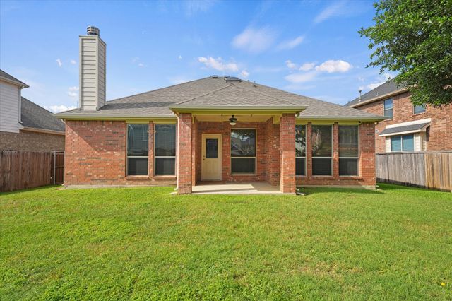 320 Gotland Drive, Grand Prairie, TX 75052