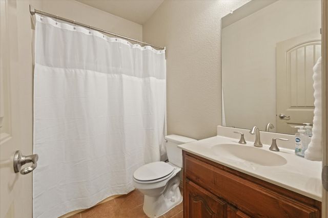 320 Gotland Drive, Grand Prairie, TX 75052