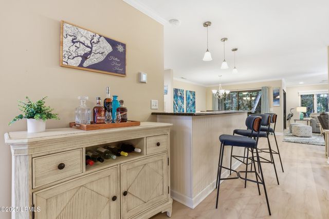 1 Gloucester Rd Apt 305, Hilton Head Island, SC 29928