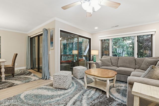 1 Gloucester Rd Apt 305, Hilton Head Island, SC 29928