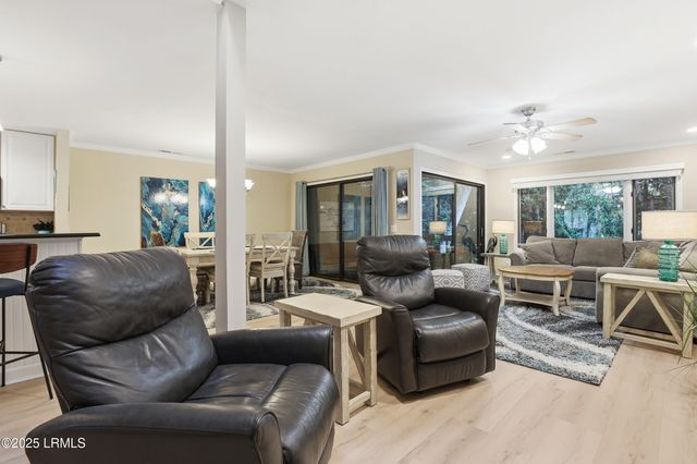 1 Gloucester Rd Apt 305, Hilton Head Island, SC 29928