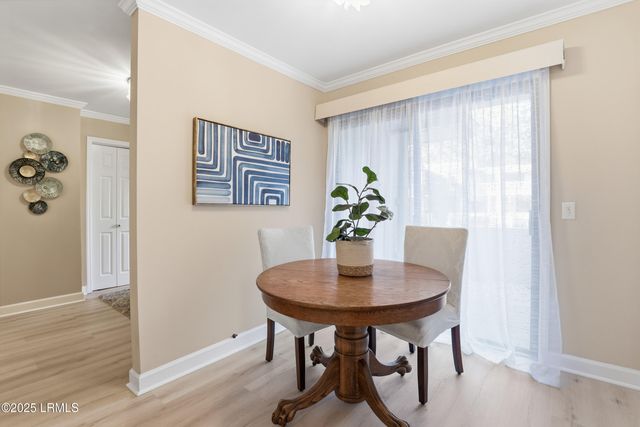 1 Gloucester Rd Apt 305, Hilton Head Island, SC 29928