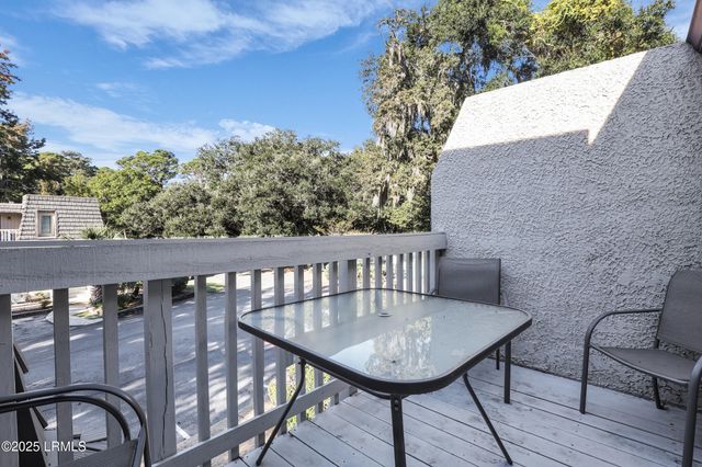 1 Gloucester Rd Apt 305, Hilton Head Island, SC 29928