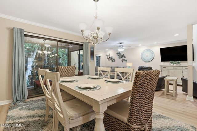 1 Gloucester Rd Apt 305, Hilton Head Island, SC 29928