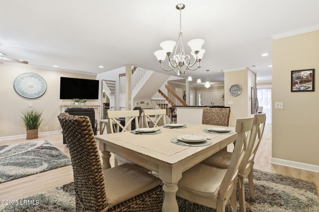 1 Gloucester Rd Apt 305, Hilton Head Island, SC 29928