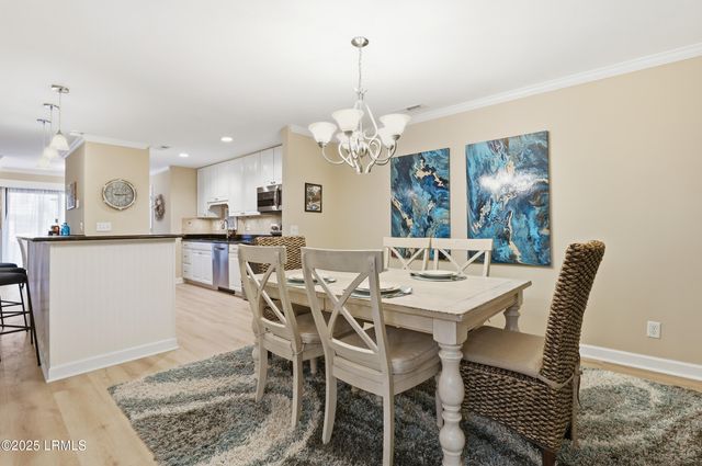 1 Gloucester Rd Apt 305, Hilton Head Island, SC 29928