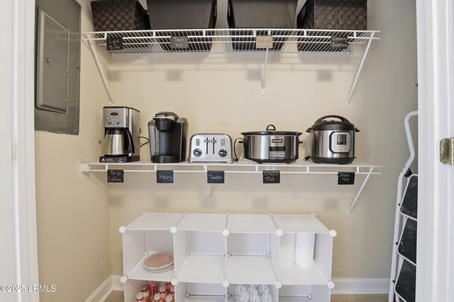 1 Gloucester Rd Apt 305, Hilton Head Island, SC 29928