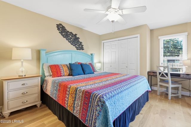 1 Gloucester Rd Apt 305, Hilton Head Island, SC 29928