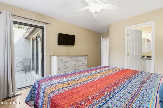 1 Gloucester Rd Apt 305, Hilton Head Island, SC 29928