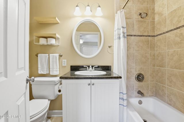 1 Gloucester Rd Apt 305, Hilton Head Island, SC 29928