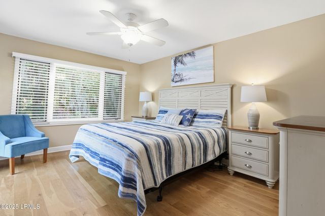 1 Gloucester Rd Apt 305, Hilton Head Island, SC 29928