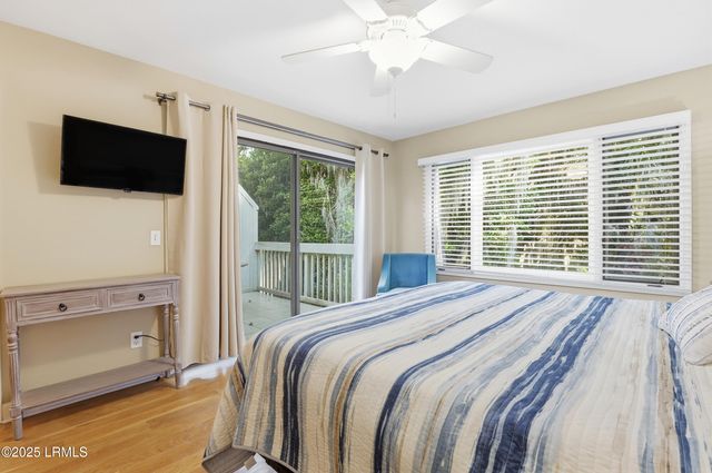 1 Gloucester Rd Apt 305, Hilton Head Island, SC 29928