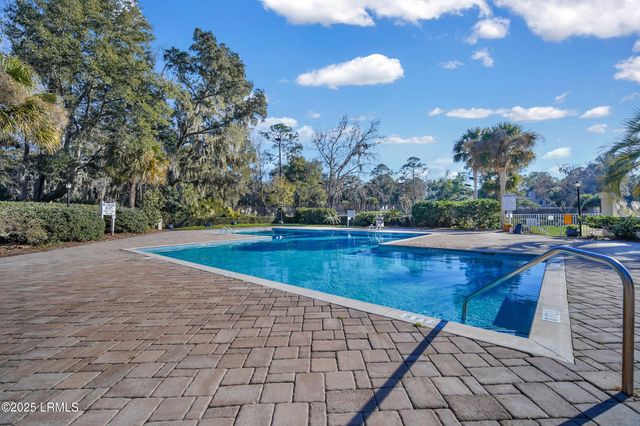 1 Gloucester Rd Apt 305, Hilton Head Island, SC 29928