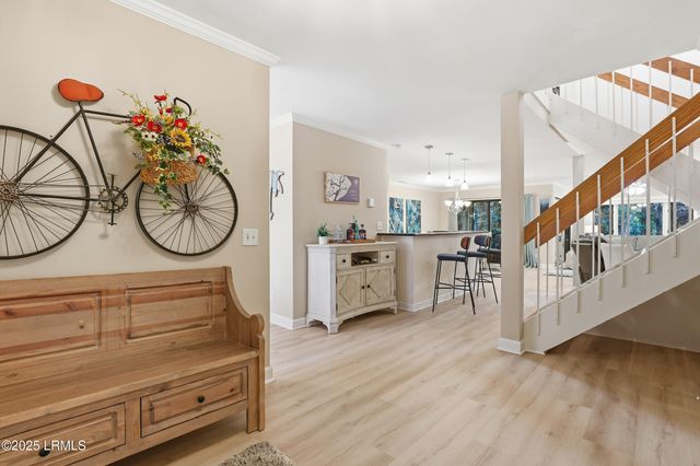 1 Gloucester Rd Apt 305, Hilton Head Island, SC 29928